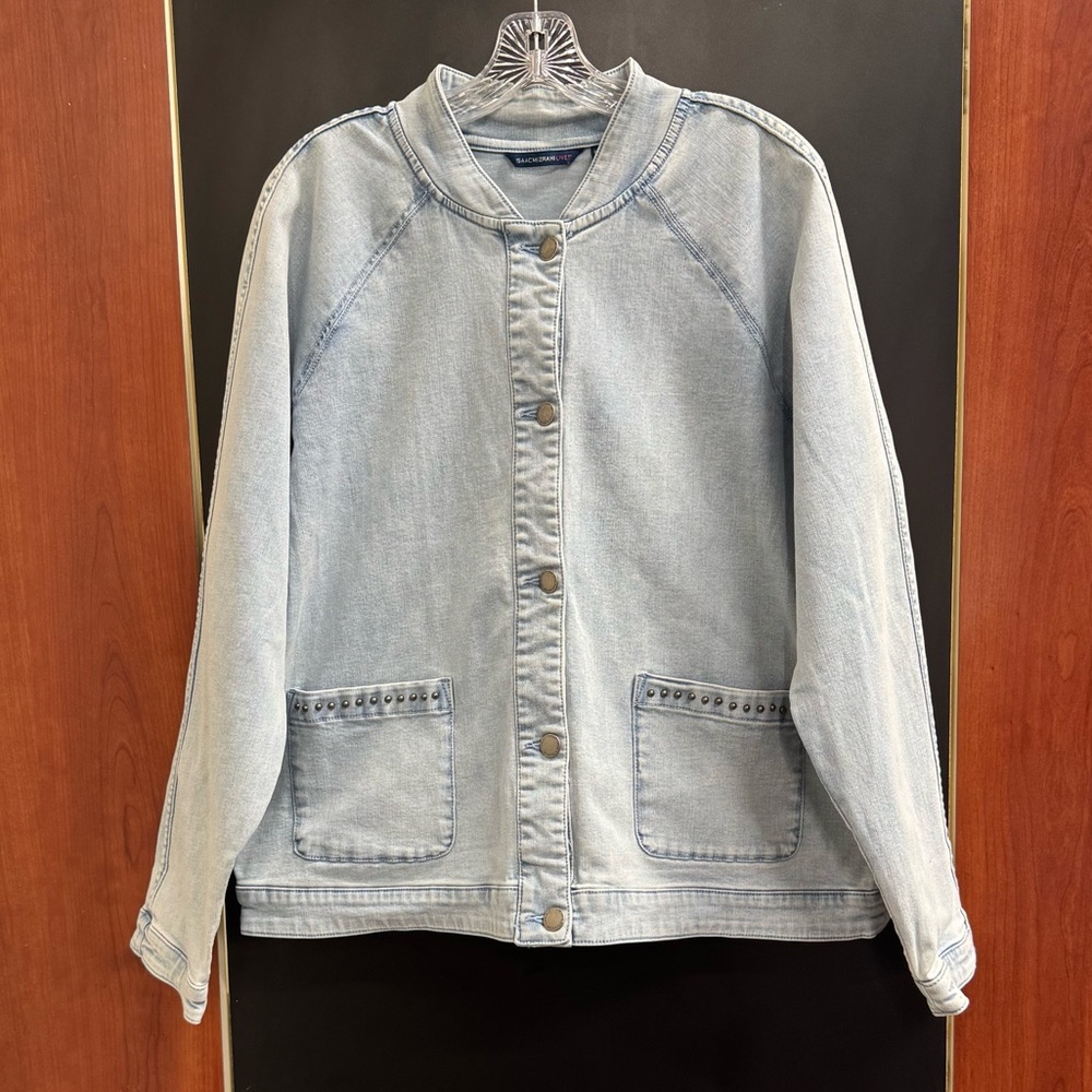 Isaac Mizrahi Live Stretch Denim Jacket Size L Studded Pocket Detail Light Blue
